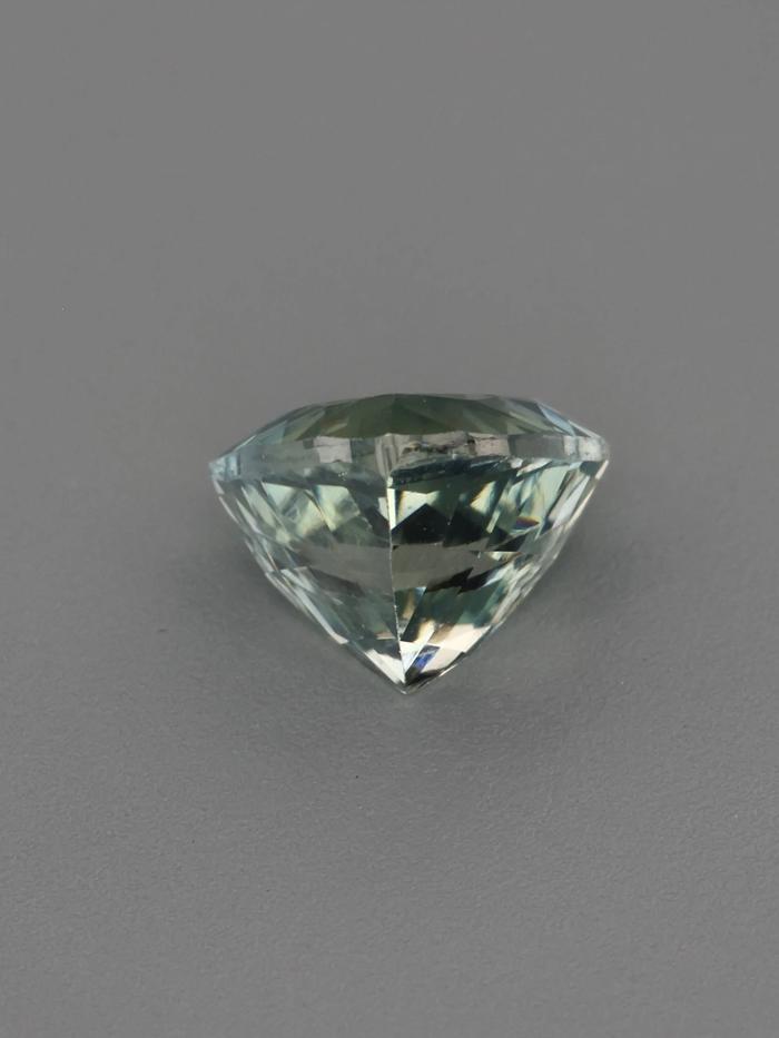 Nangi fine jewelry - green gemstone in gold