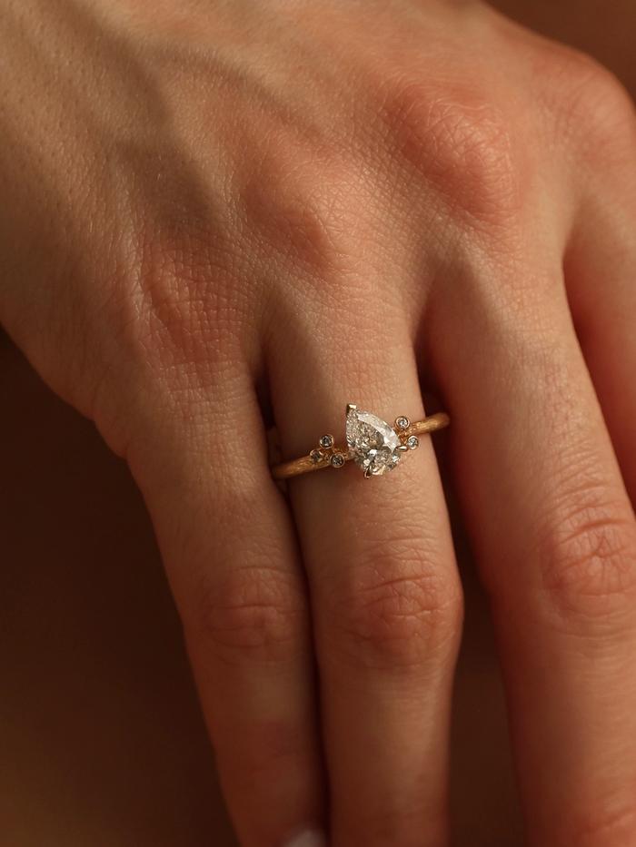 Nangi fine jewelry - ring in yellow gold