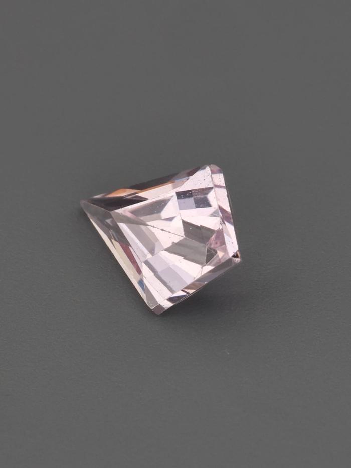 Nangi fine jewelry - pink gemstone in gold