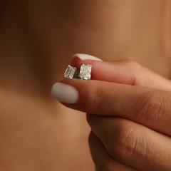 Nangi fine jewelry - white earring in yellow gold