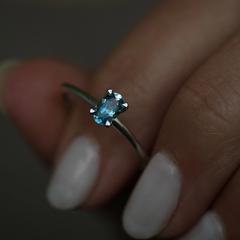 Nangi fine jewelry - blue aquamarine ring in white gold