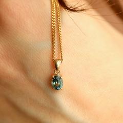 Nangi fine jewelry - teal / Peacock pendant in yellow gold
