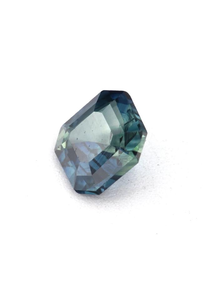 Nangi fine jewelry - blue gemstone in gold