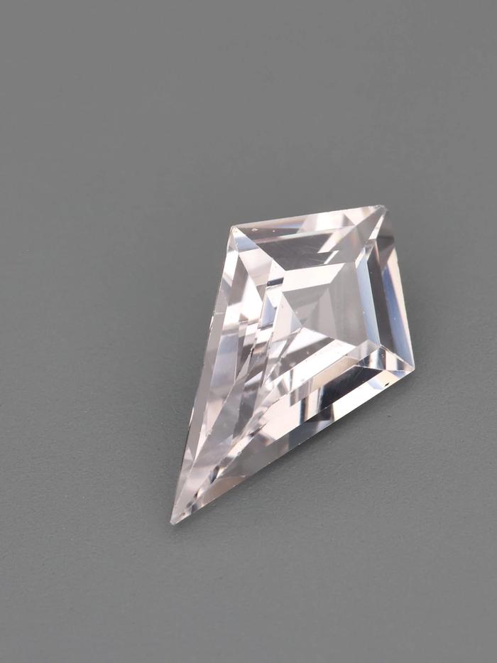Nangi fine jewelry - champagne gemstone in gold