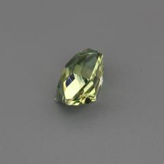 Nangi fine jewelry - green sapphire gemstone in gold