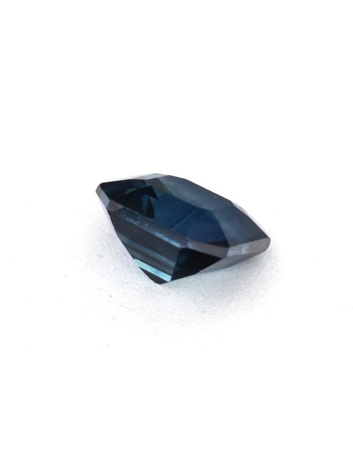 Nangi fine jewelry - blue gemstone in gold