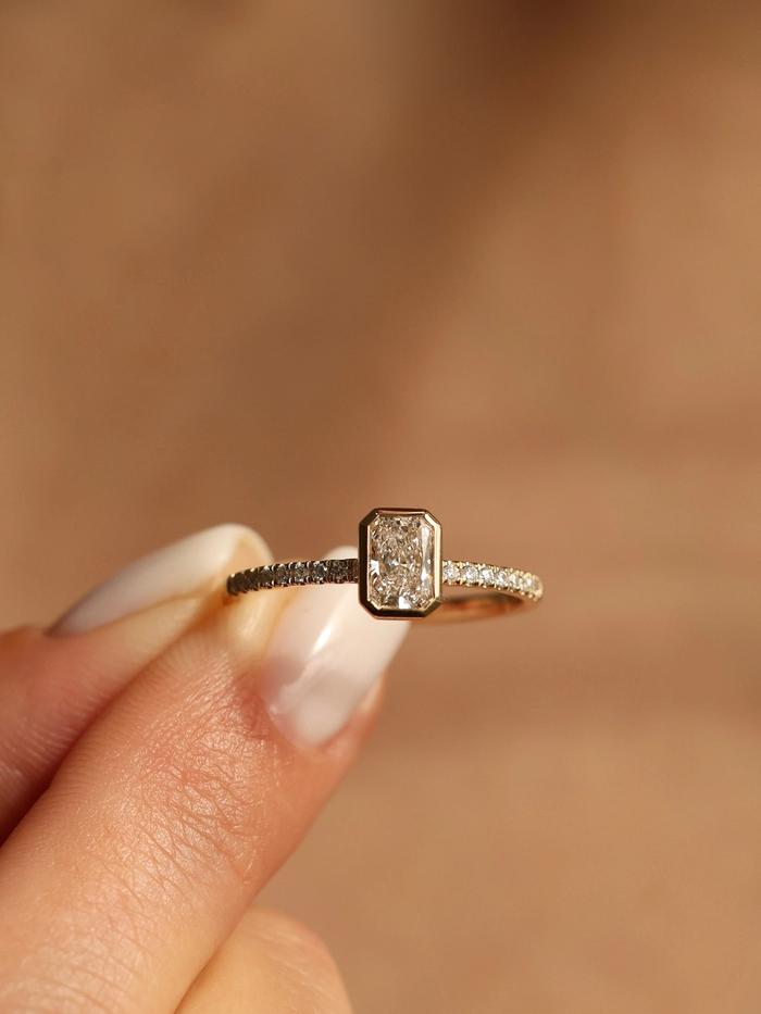 Nangi fine jewelry - ring in yellow gold