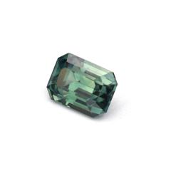 Nangi fine jewelry - green sapphire gemstone in gold