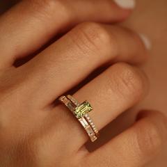 Nangi fine jewelry - green sapphire ring in yellow gold