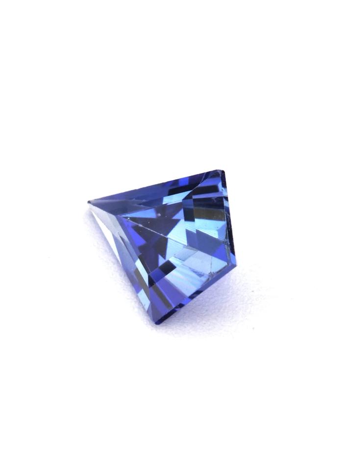 Nangi fine jewelry - blue gemstone in gold