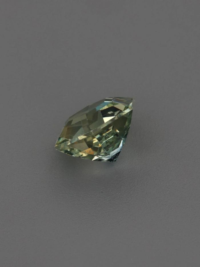 Nangi fine jewelry - teal / Peacock gemstone in gold
