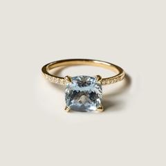 Nangi fine jewelry - blue aquamarine ring in yellow gold