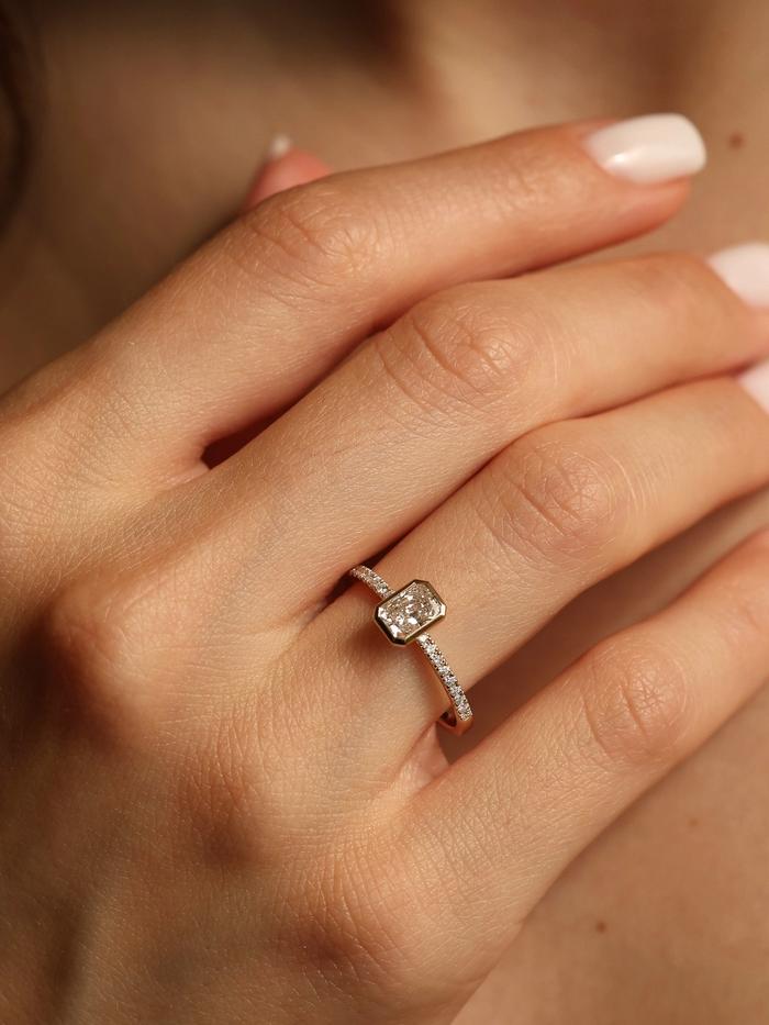 Nangi fine jewelry - ring in yellow gold