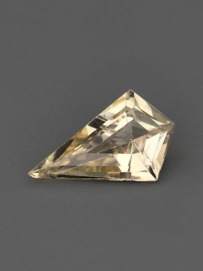 Nangi fine jewelry - champagne gemstone in gold