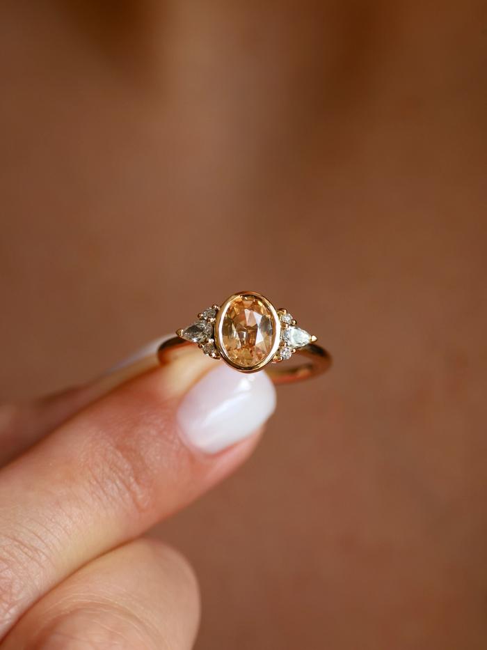 Nangi fine jewelry - orange ring in yellow gold