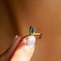 Nangi fine jewelry - brown sapphire ring in yellow gold