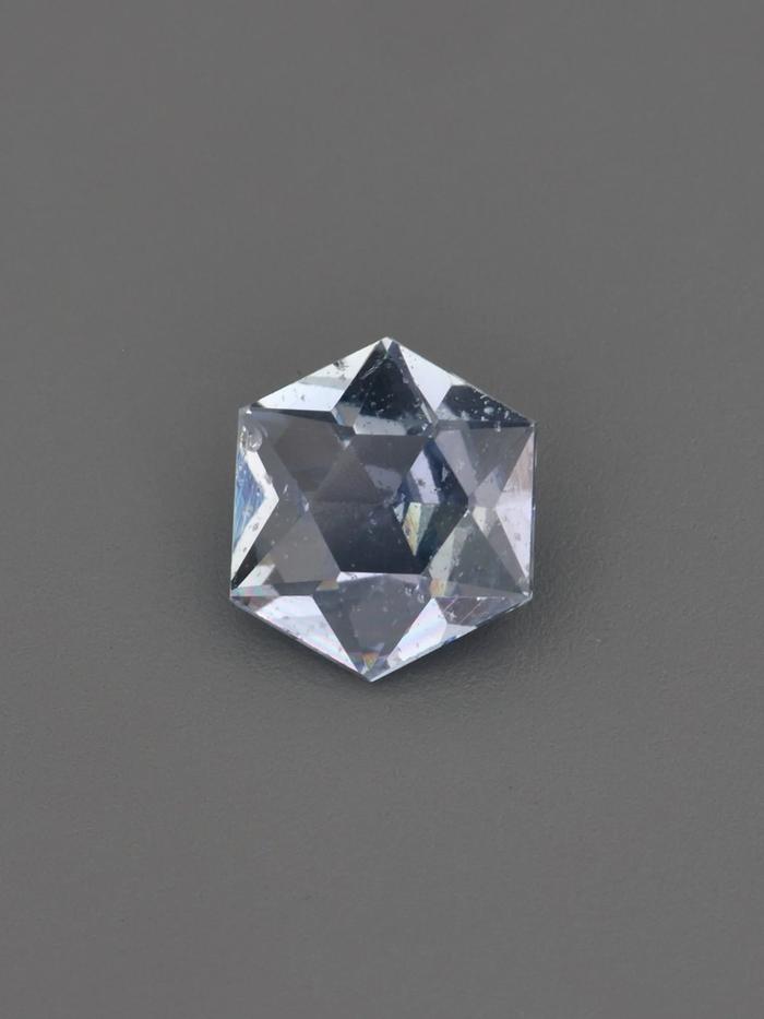 Nangi fine jewelry - blue gemstone in gold