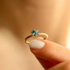Nangi fine jewelry - blue ring in yellow gold