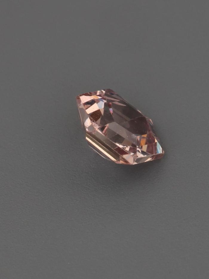 Nangi fine jewelry - pink gemstone in gold