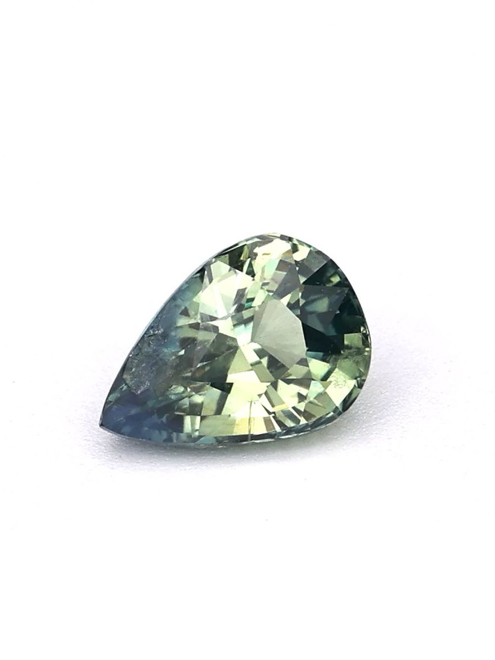 1.06 ct Bicolored, Pear Cut Sapphire