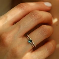 Nangi fine jewelry - blue sapphire ring in white gold