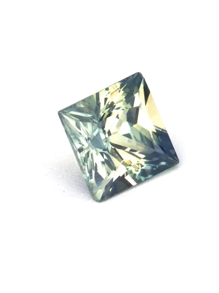 Nangi fine jewelry - teal / Peacock gemstone in gold