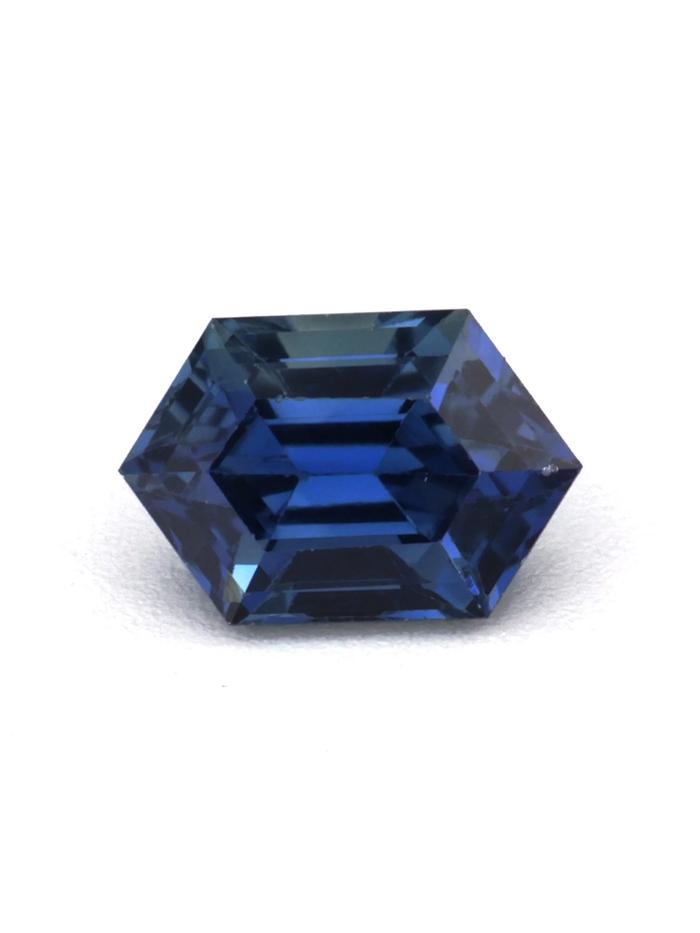 Nangi fine jewelry - blue gemstone in gold