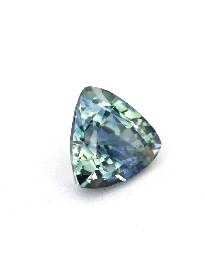Nangi fine jewelry - blue gemstone in gold