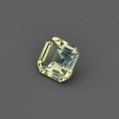 Nangi fine jewelry - green gemstone in gold