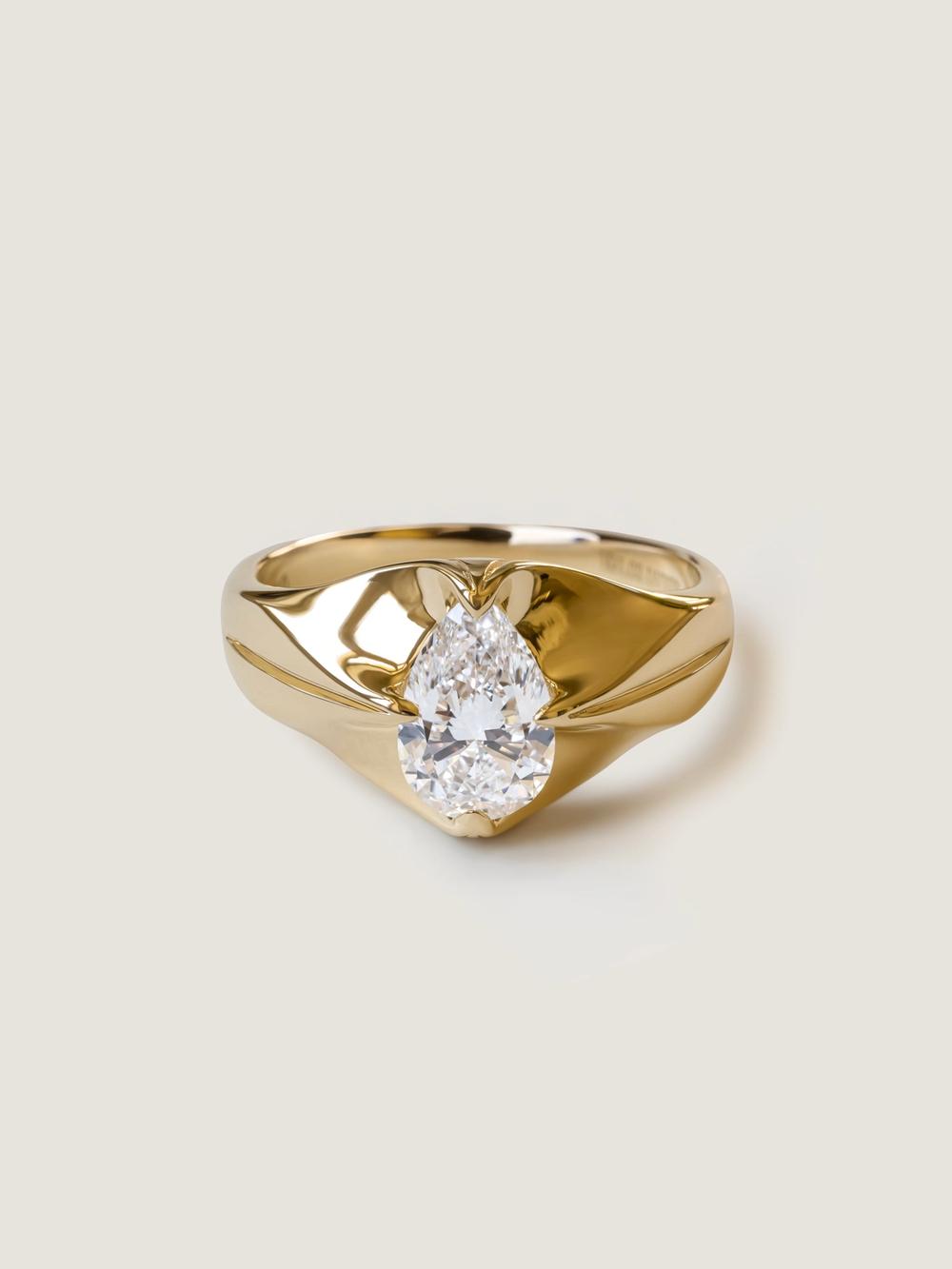Serendip Diamond Signet Ring