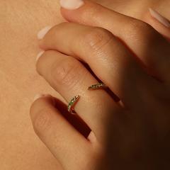 Nangi fine jewelry - green sapphire ring in yellow gold