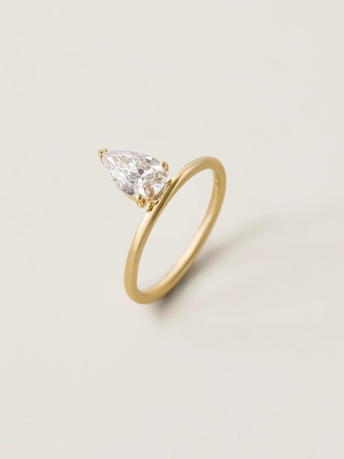 Nangi fine jewelry - white lab-grown diamond ring in gold