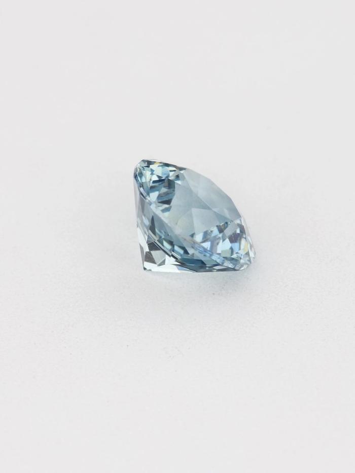 Nangi fine jewelry - blue sapphire gemstone in gold