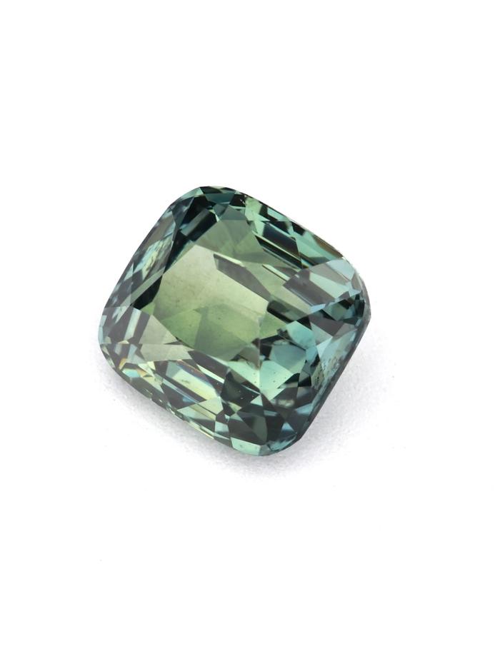 Nangi fine jewelry - green gemstone in gold