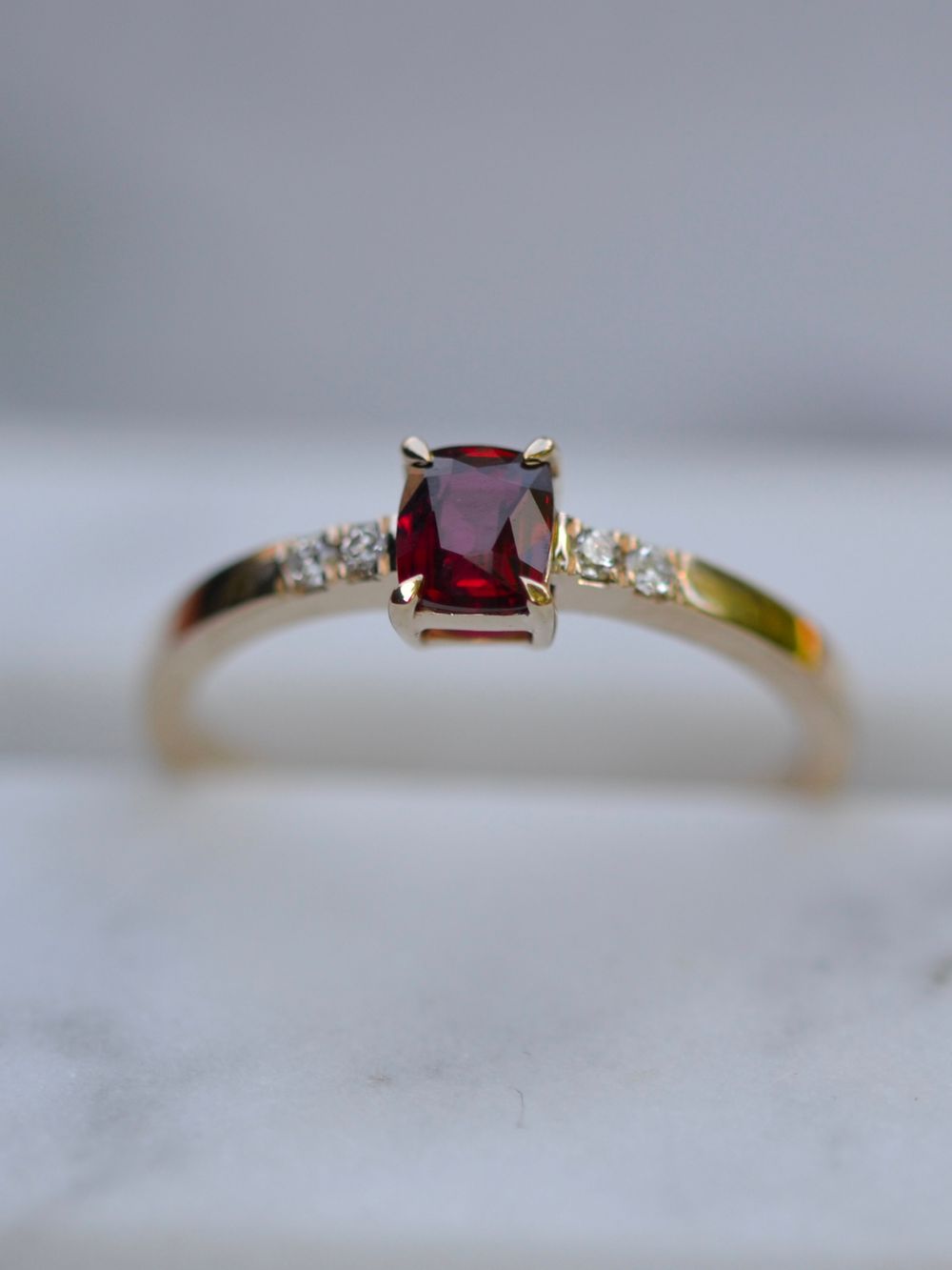 Ruby & Diamonds in Yellow Gold