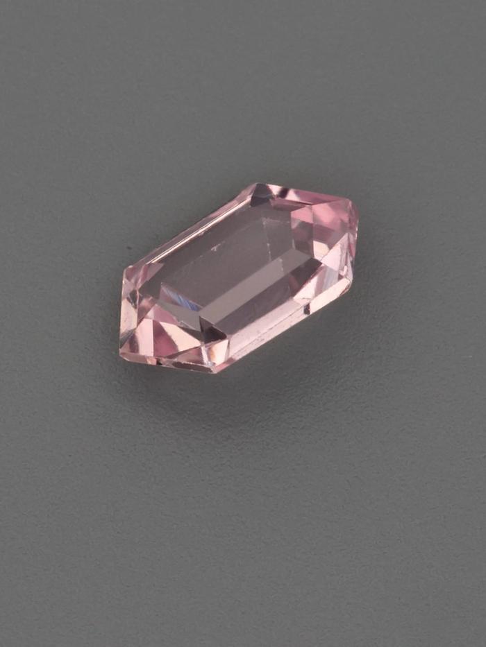 Nangi fine jewelry - pink gemstone in gold