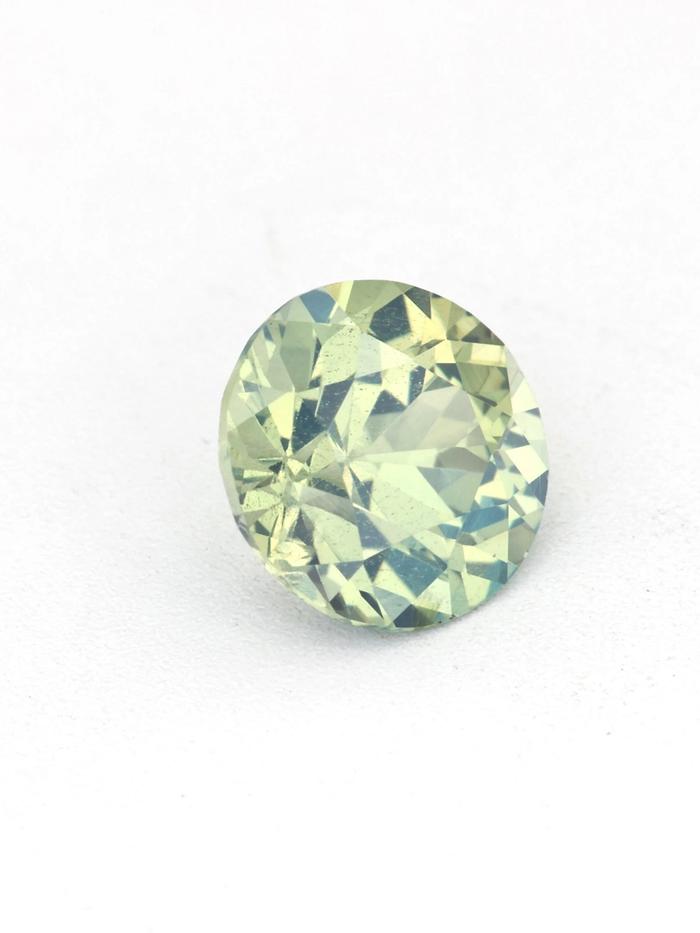 Nangi fine jewelry - green gemstone in gold