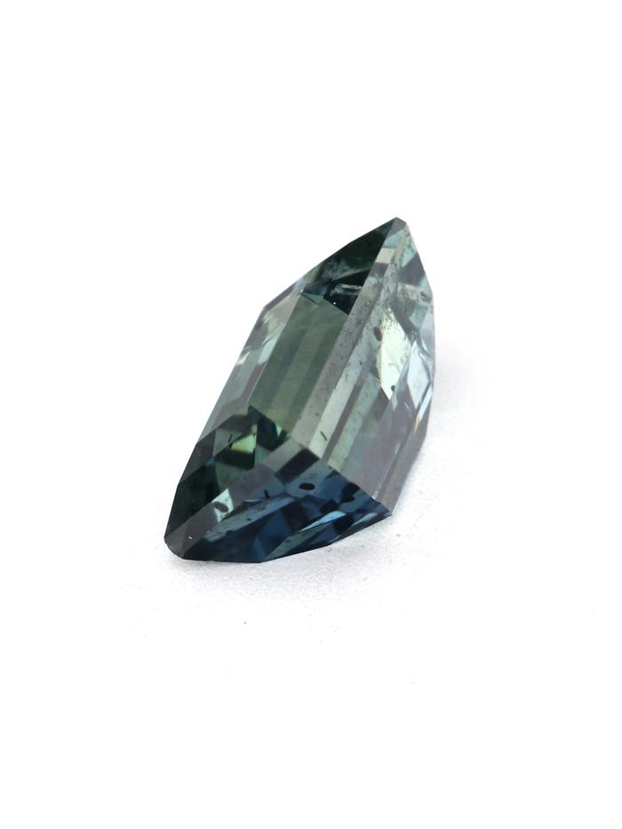 Nangi fine jewelry - blue gemstone in gold