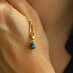 Nangi fine jewelry - blue pendant in yellow gold