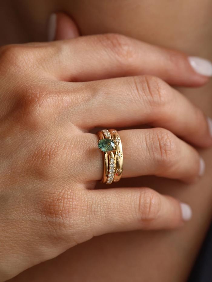 Nangi fine jewelry - green ring in yellow gold