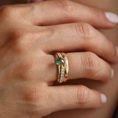 Nangi fine jewelry - green ring in yellow gold