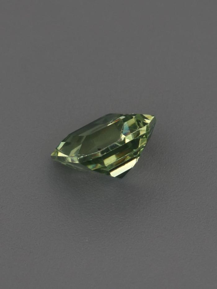 Nangi fine jewelry - green gemstone in gold