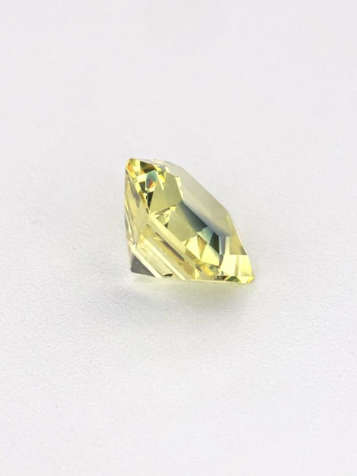 Nangi fine jewelry - yellow gemstone in gold