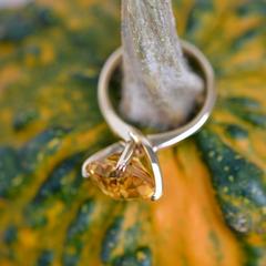 Nangi fine jewelry - yellow citrine ring in yellow gold
