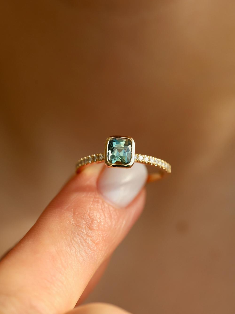 Verdant Peacock Cushion Sapphire Ring – Bezel