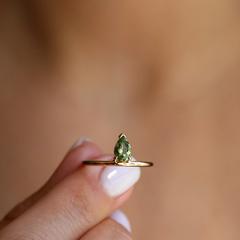 Nangi fine jewelry - green tourmaline ring in yellow gold