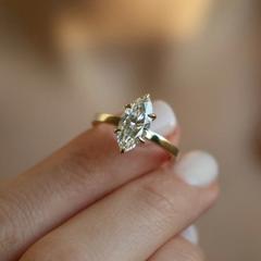 Nangi fine jewelry - white ring in gold