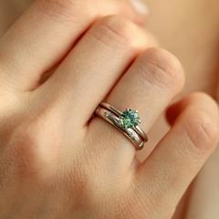 Nangi fine jewelry - green sapphire ring in white gold