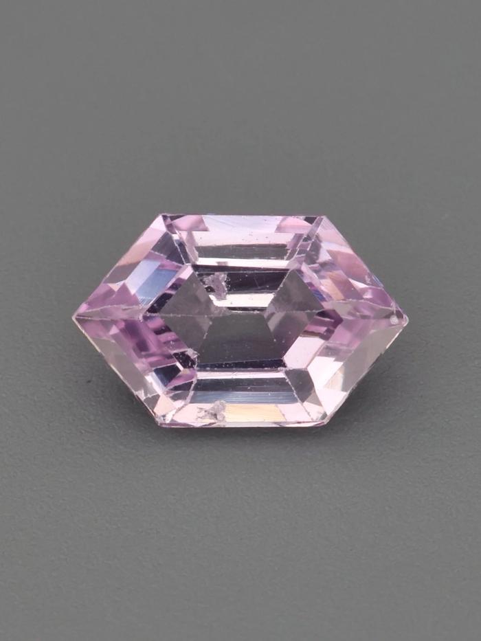 Nangi fine jewelry - pink gemstone in gold