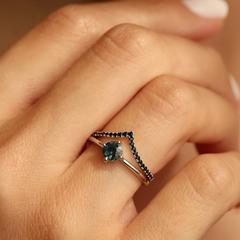 Nangi fine jewelry - black sapphire ring in white gold